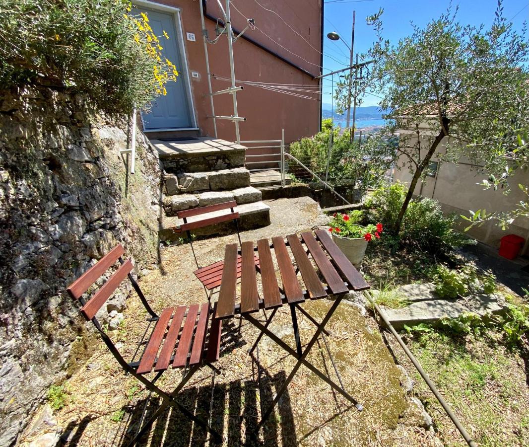 88 Miglia Acomodação com café da manhã La Spezia Exterior foto