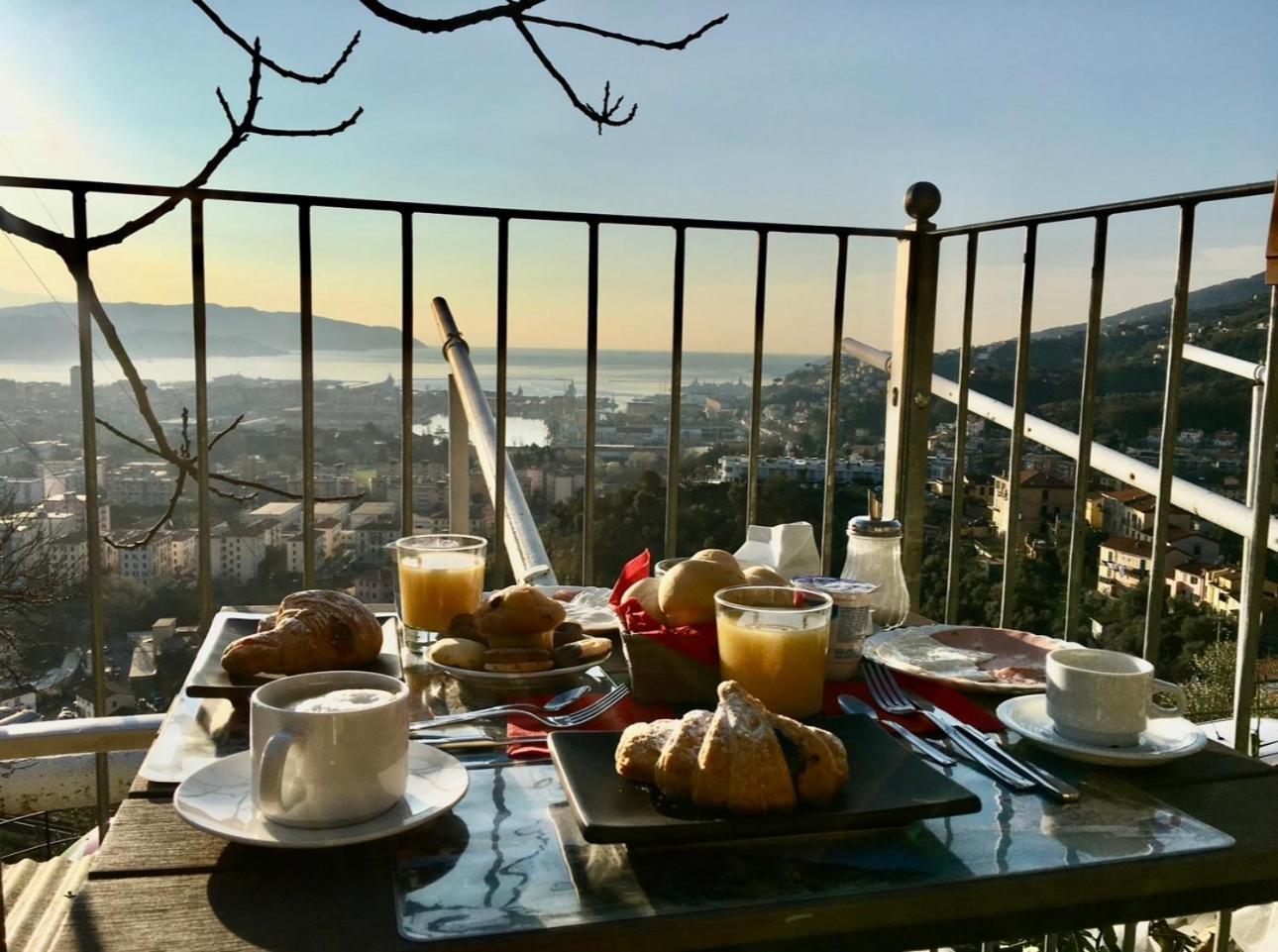 88 Miglia Acomodação com café da manhã La Spezia Exterior foto
