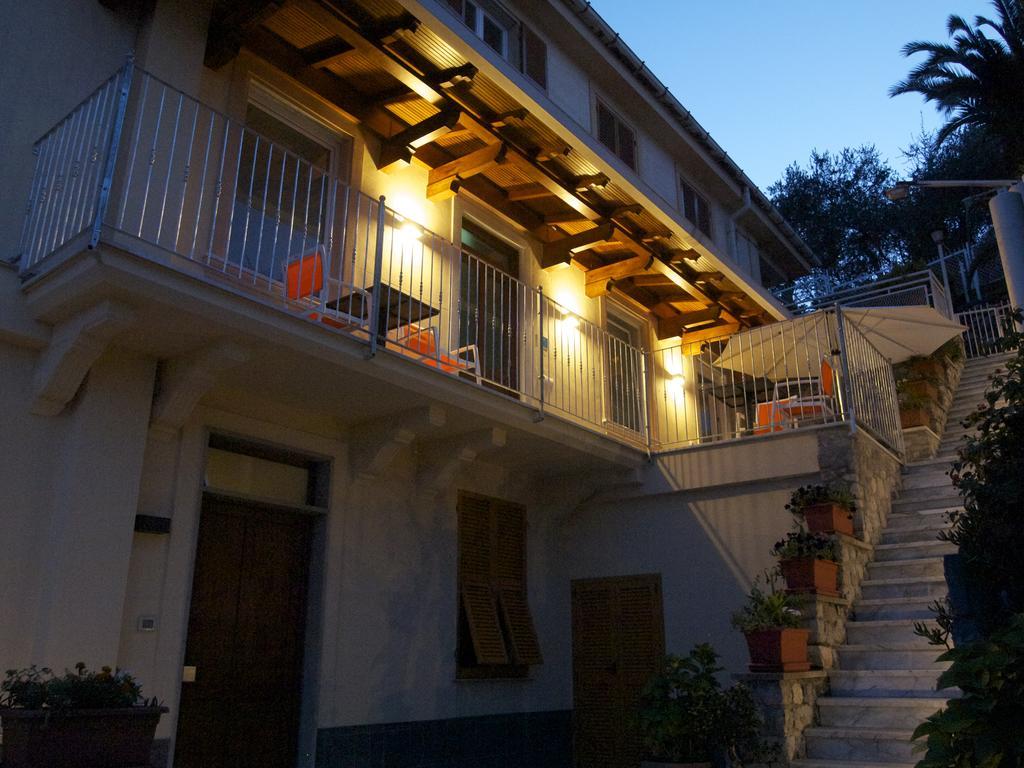 88 Miglia Acomodação com café da manhã La Spezia Exterior foto