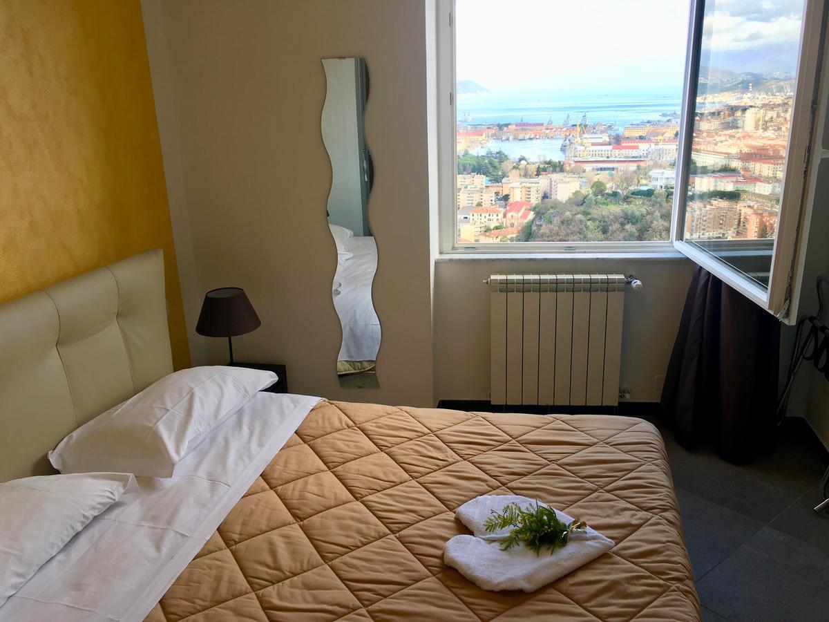 88 Miglia Acomodação com café da manhã La Spezia Exterior foto