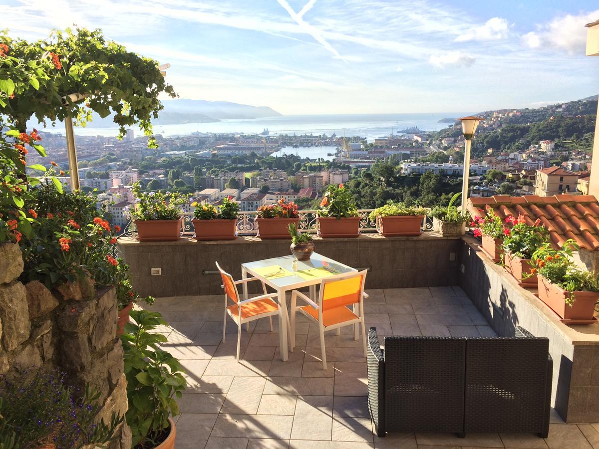88 Miglia Acomodação com café da manhã La Spezia Exterior foto