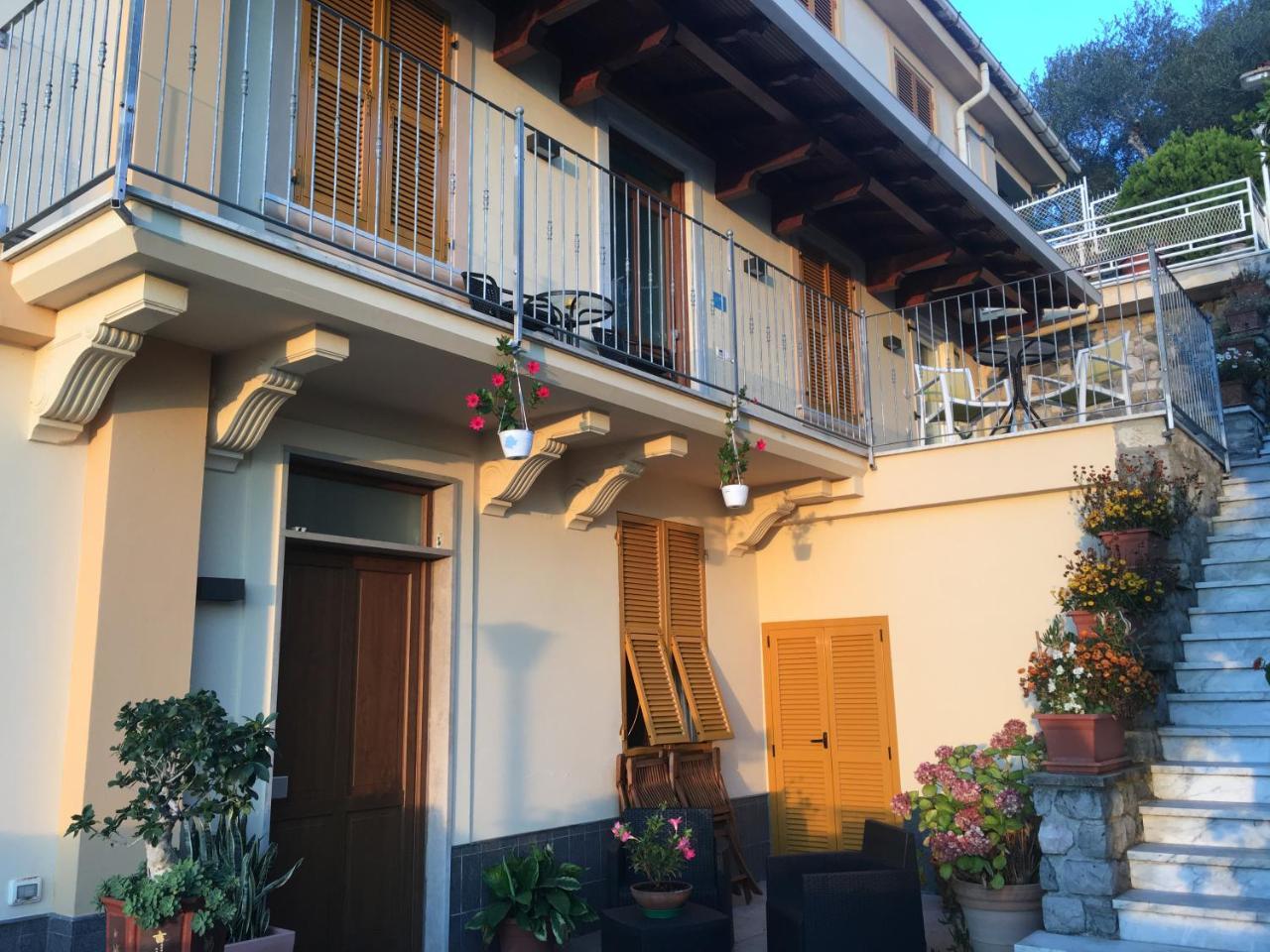 88 Miglia Acomodação com café da manhã La Spezia Exterior foto