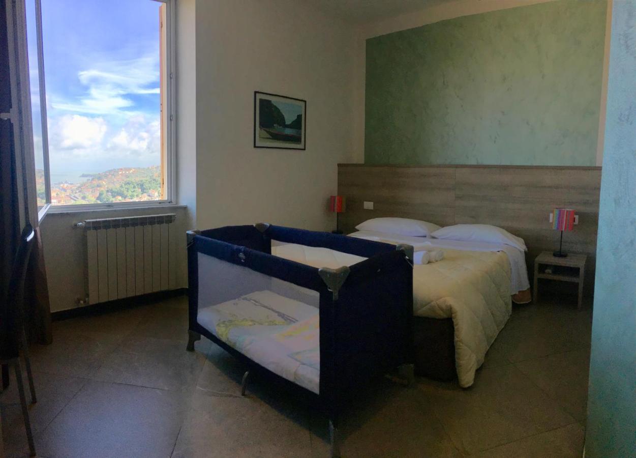 88 Miglia Acomodação com café da manhã La Spezia Exterior foto